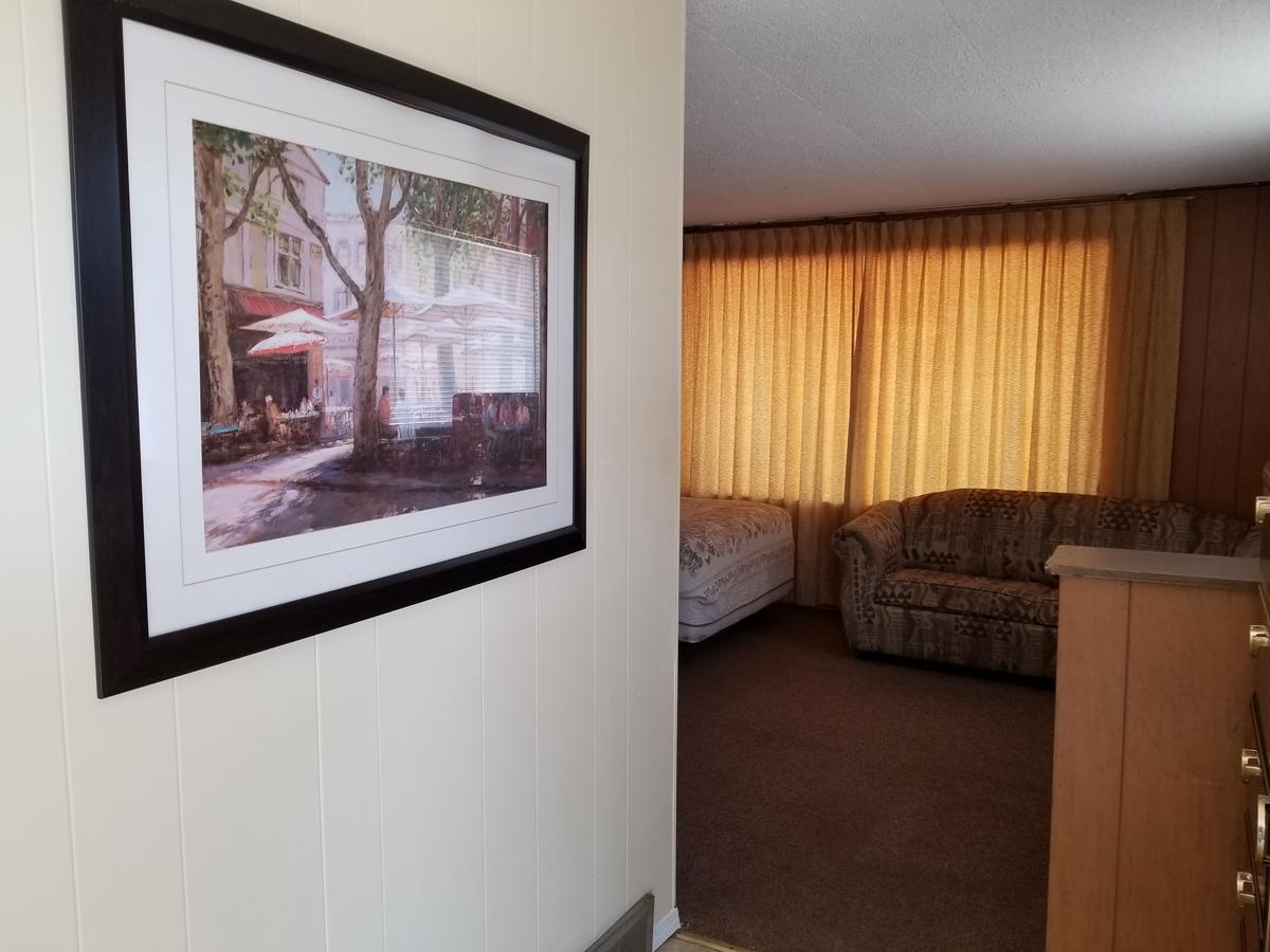 Melsask Motel Melville Buitenkant foto